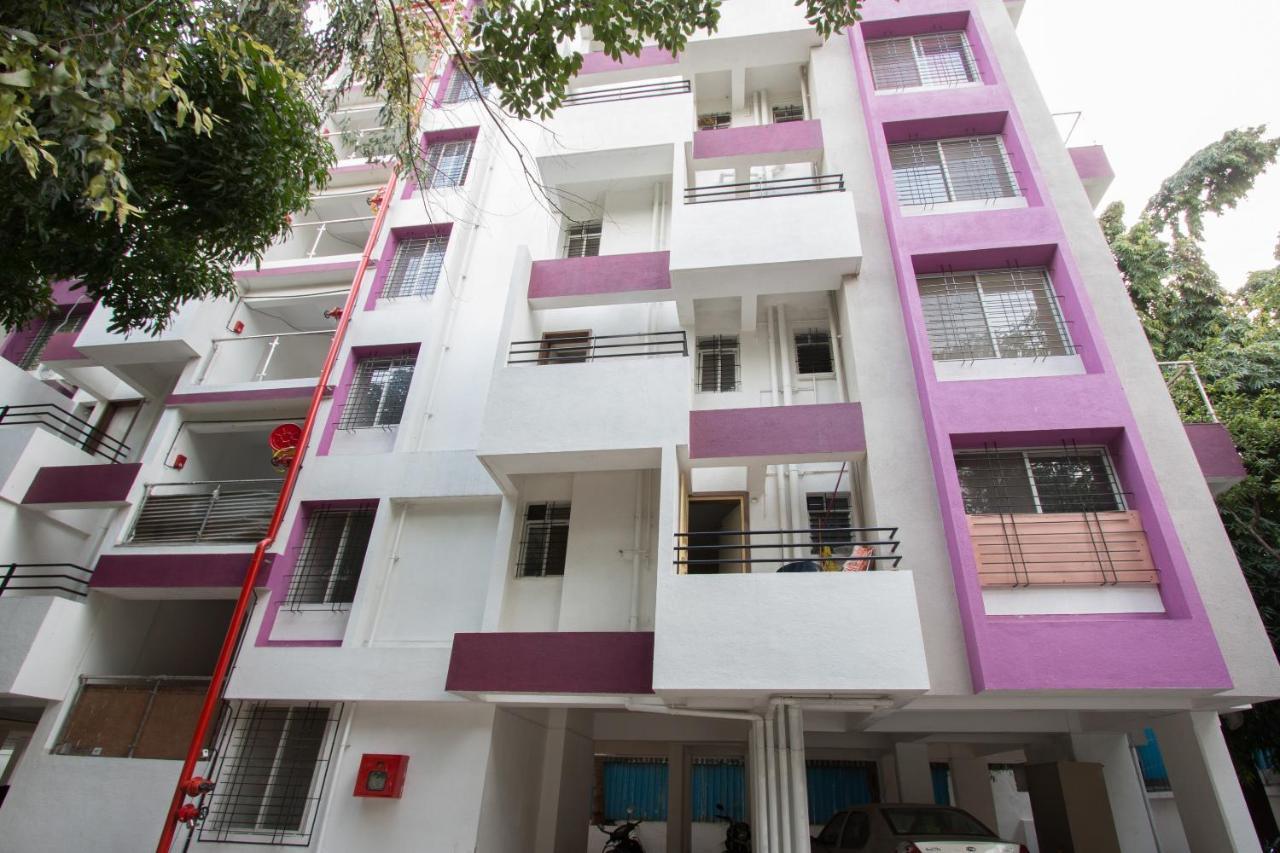 Oyo 9052 Leisurely Abode Hotel Khadki Exterior foto
