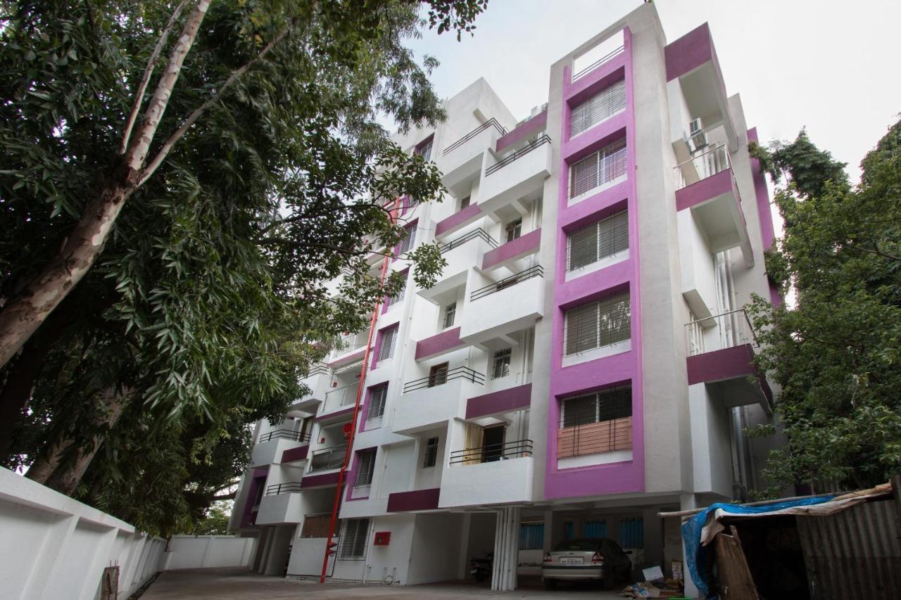 Oyo 9052 Leisurely Abode Hotel Khadki Exterior foto
